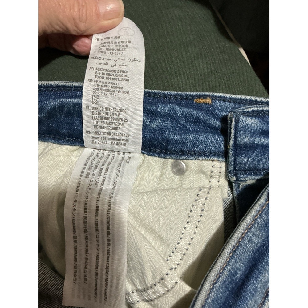 Abercrombie & Fitch Super Skinny Ankle High Rise Star Embroidered 4/27‎ Distress - Picture 9 of 10